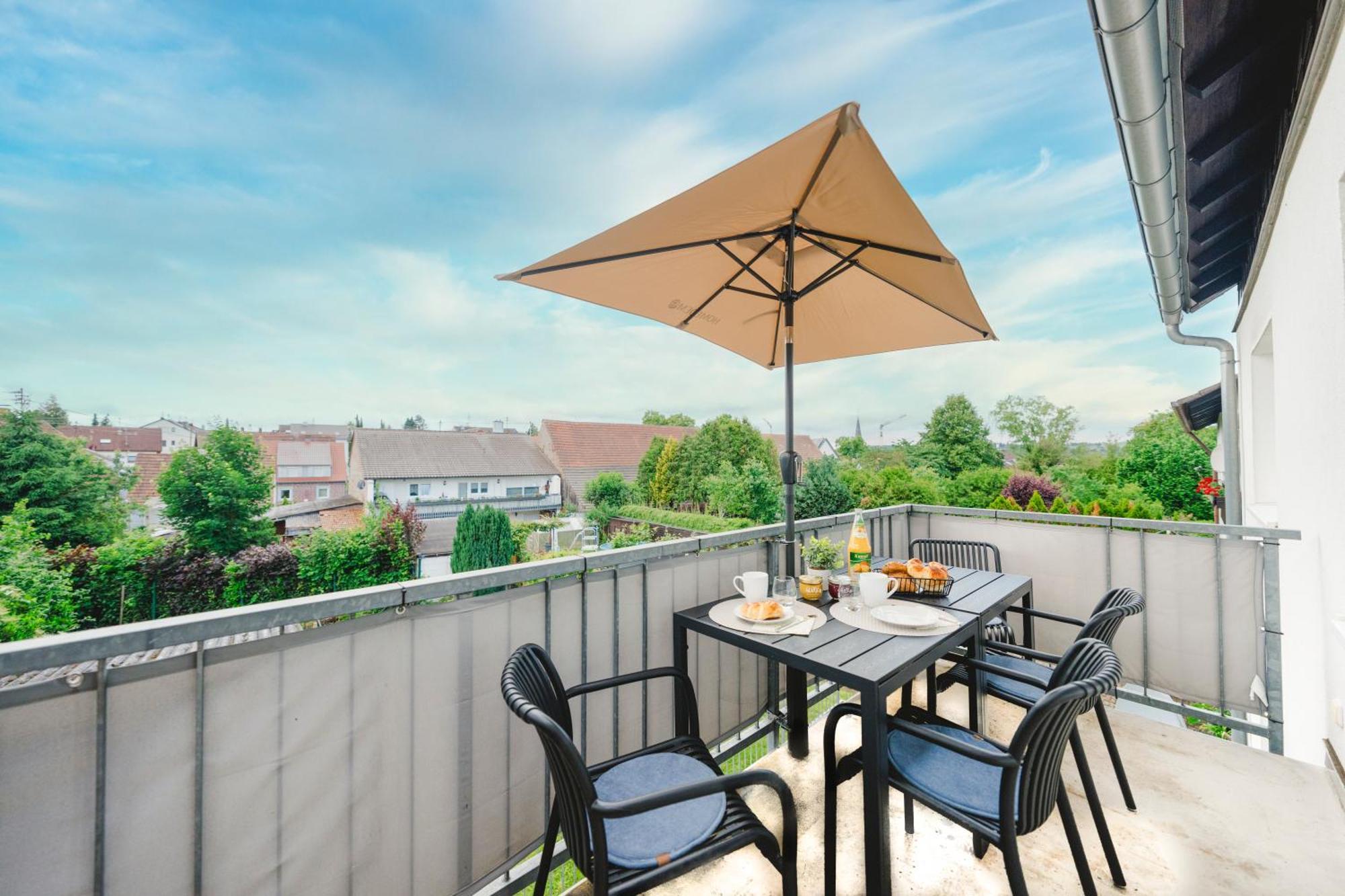 Stadtrand Oase Karlsruhe Mit Balkon Eksteriør billede