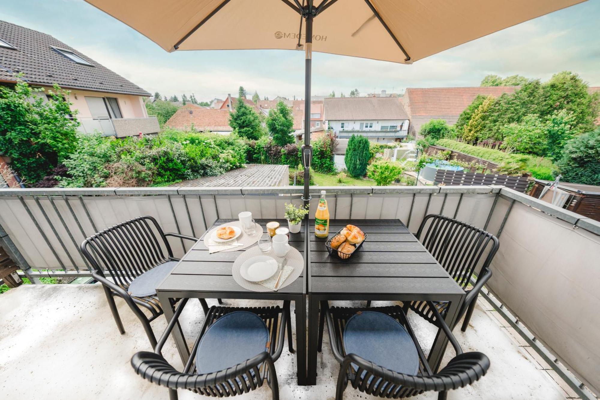 Stadtrand Oase Karlsruhe Mit Balkon Eksteriør billede